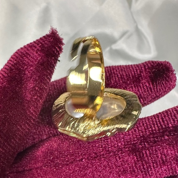 Anthropologe unique adjustable Gold ring with Pearl Accents - Picture 6 of 10